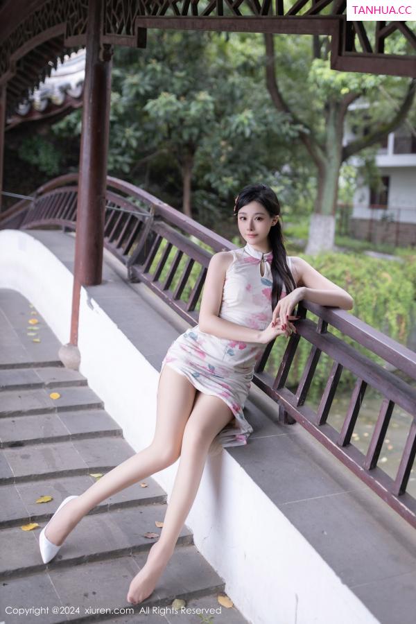 逗逗DouDou  [XiuRen]高清写真图 2024.08.29 No.9087 小逗逗 丝袜美腿第24张图片